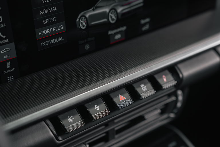 Porsche 992 Carrera 4