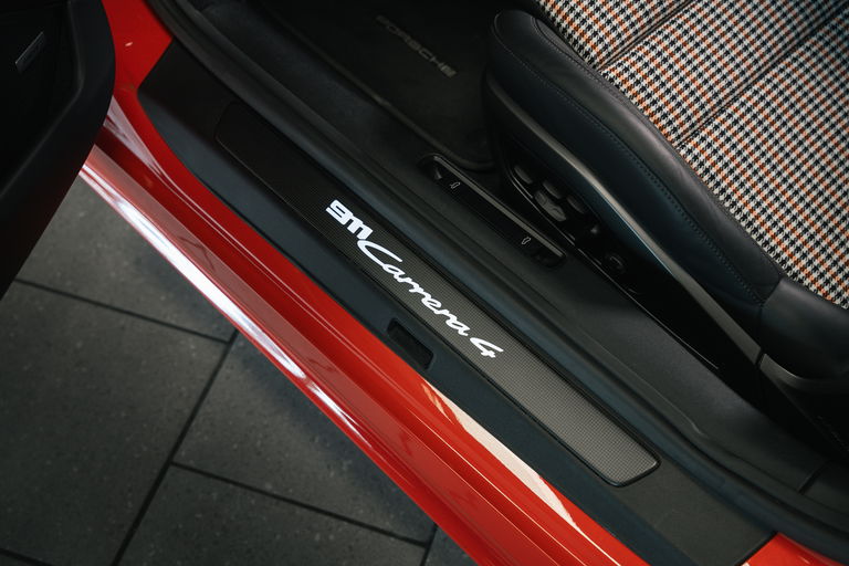 Porsche 992 Carrera 4