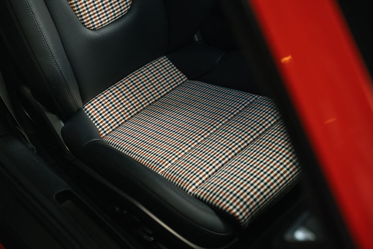 Porsche 992 Carrera 4