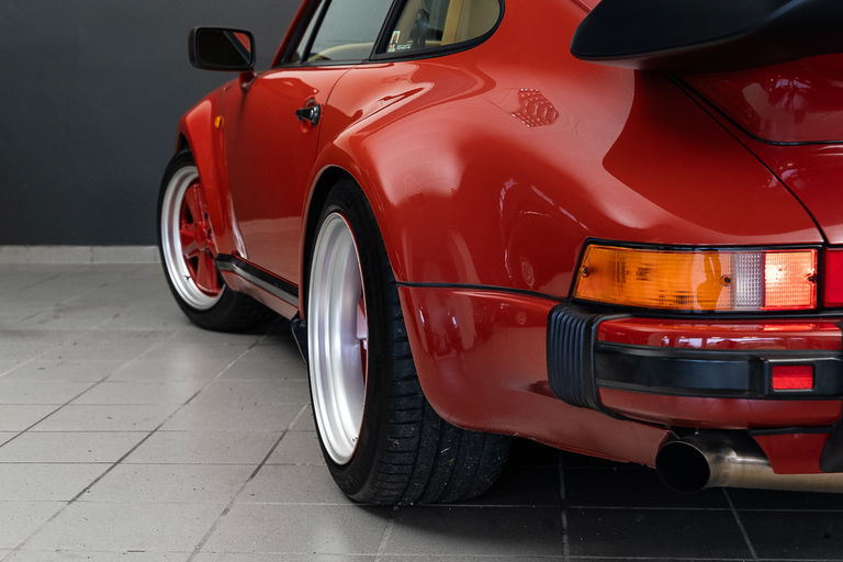 Porsche 911 Turbo 3.3