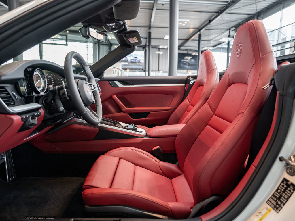 Porsche 992 Carrera 4S