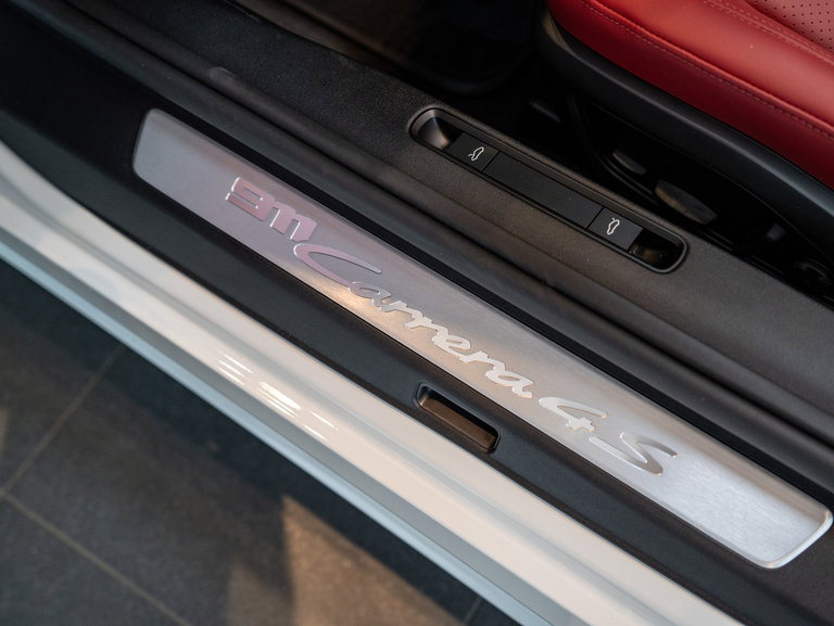 Porsche 992 Carrera 4S