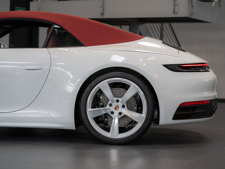 Porsche 992 Carrera 4S