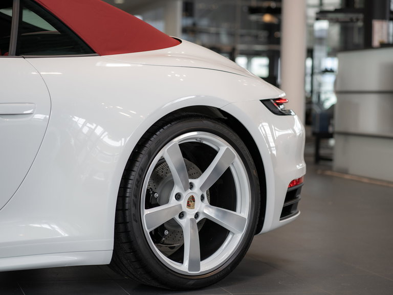 Porsche 992 Carrera 4S