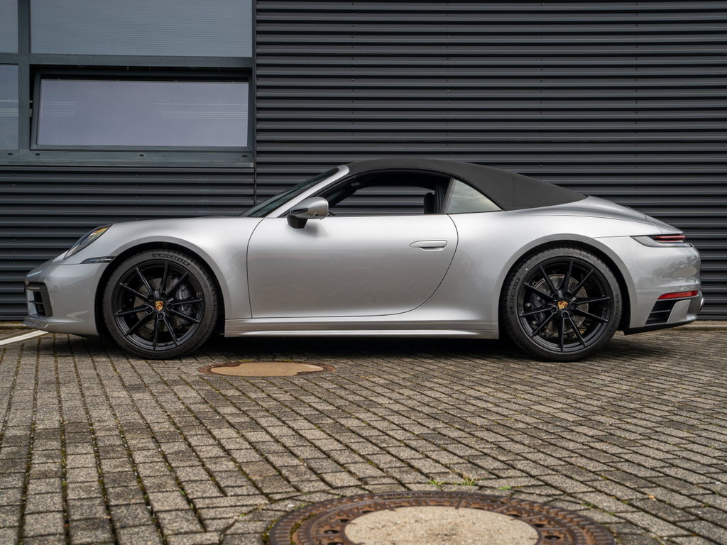 Porsche 992 Carrera