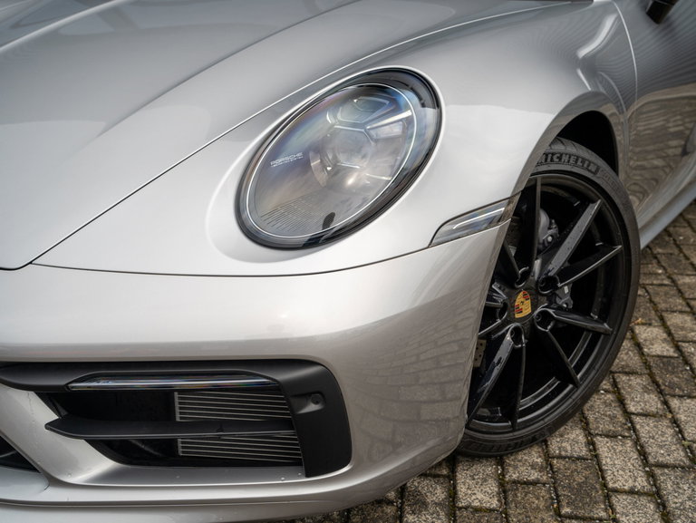 Porsche 992 Carrera