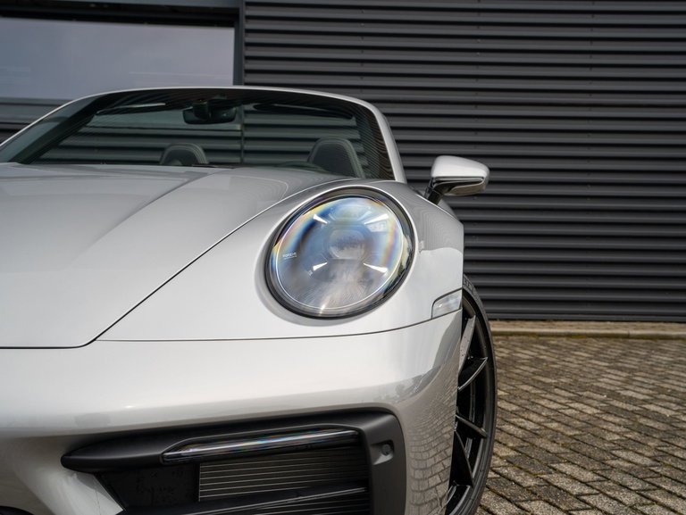 Porsche 992 Carrera