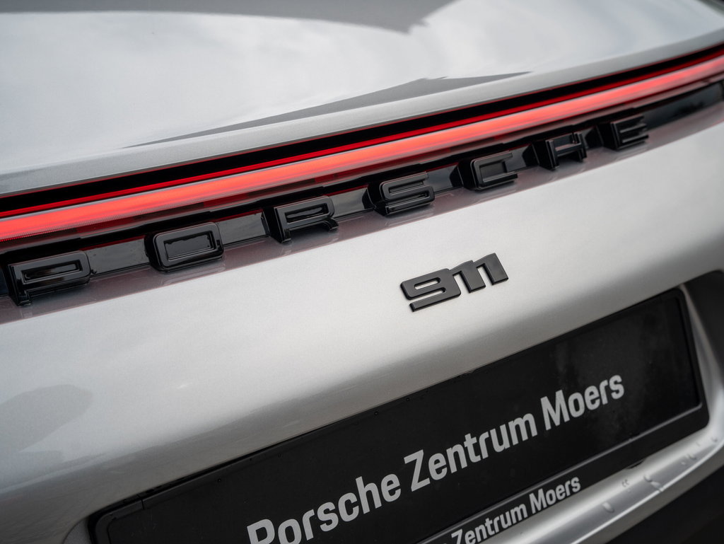 Porsche 992 Carrera