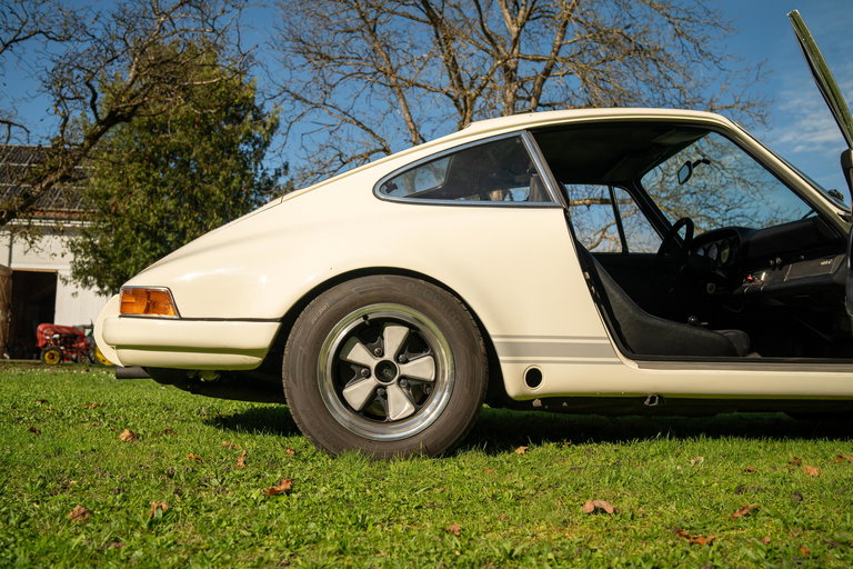 Porsche 911 T