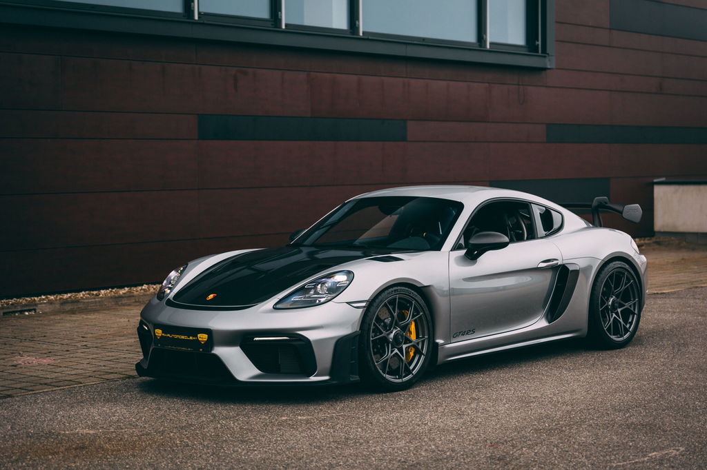 Porsche 718 Cayman GT4 RS