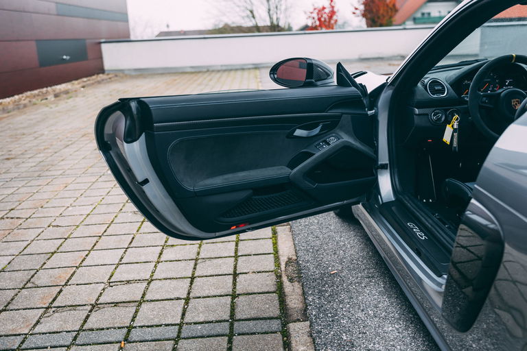 Porsche 718 Cayman GT4 RS