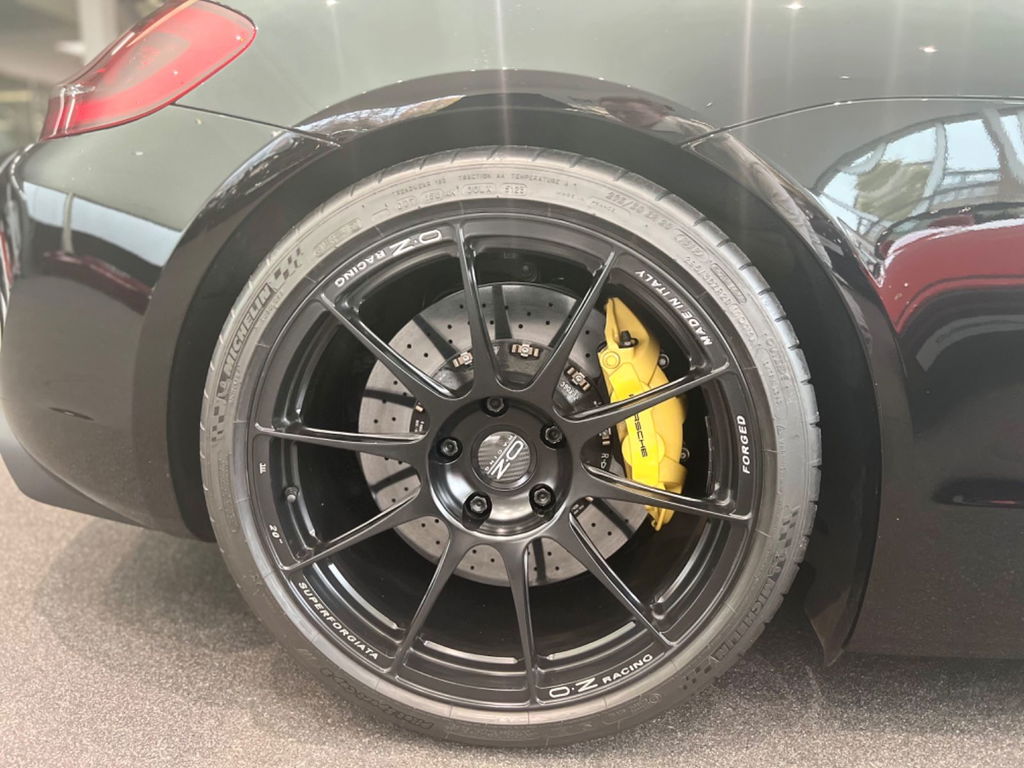 Porsche 981 Cayman GT4