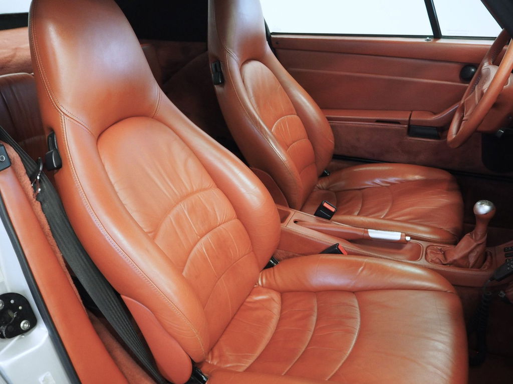 Porsche 993 Carrera 4