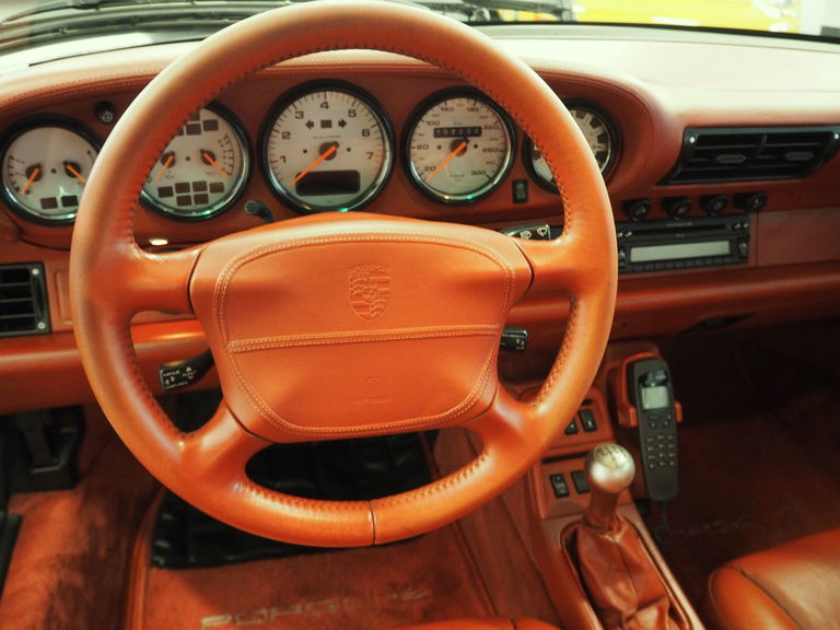 Porsche 993 Carrera 4