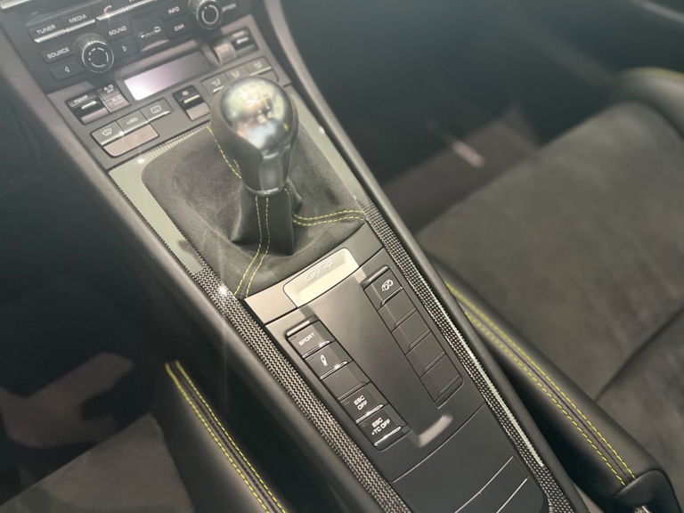 Porsche 981 Cayman GT4