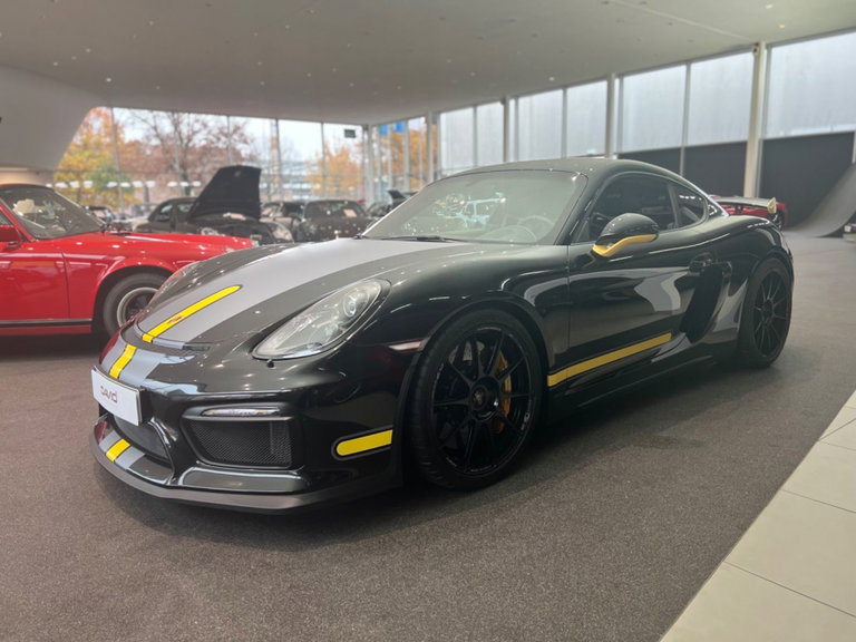 Porsche 981 Cayman GT4