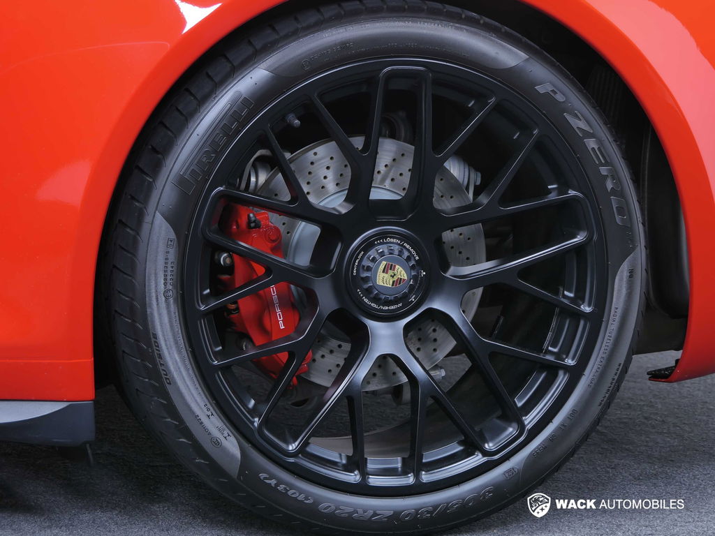 Porsche 991 Carrera GTS