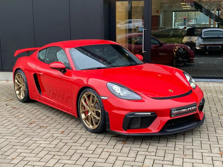 Porsche 718 Cayman GT4
