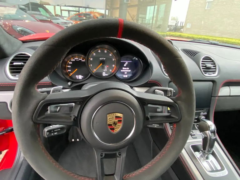 Porsche 718 Cayman GT4