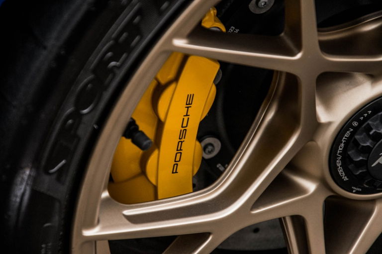 Porsche 718 Spyder RS