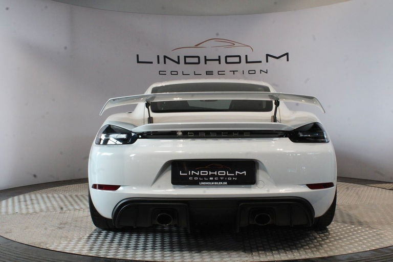 Porsche 718 Cayman GT4