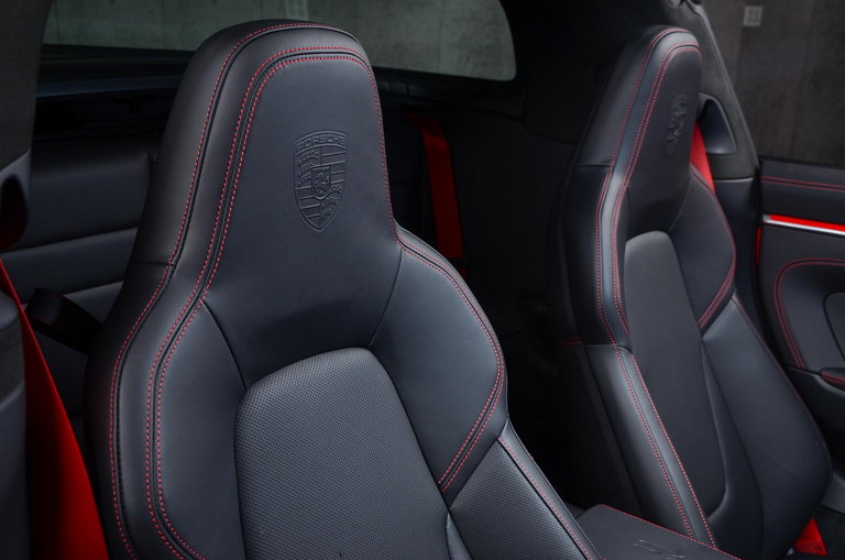 Porsche 992 Carrera 4S