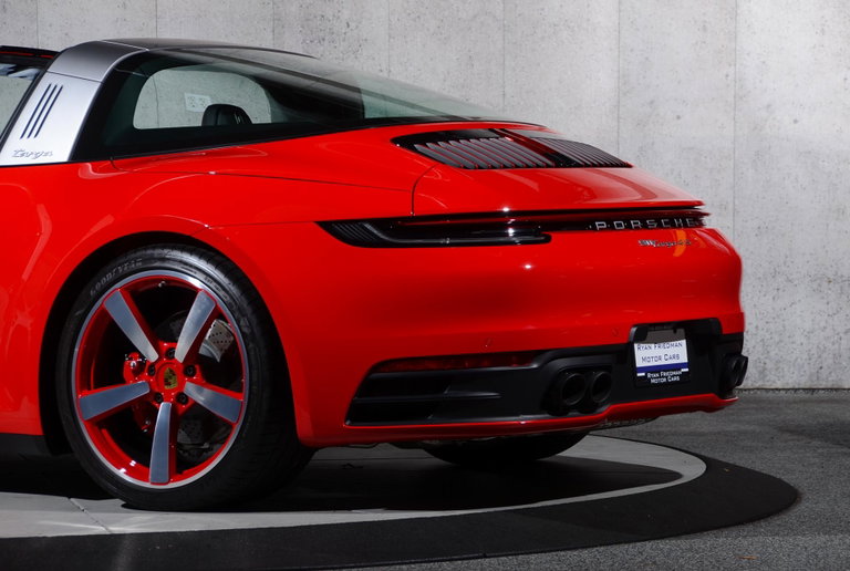 Porsche 992 Carrera 4S
