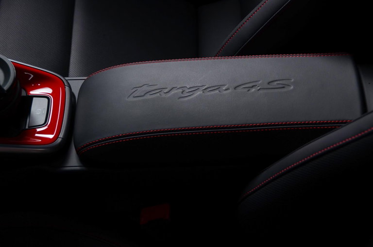 Porsche 992 Carrera 4S