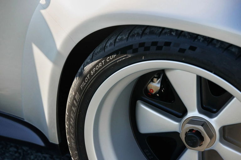 Porsche 911 Reimagined by Singer