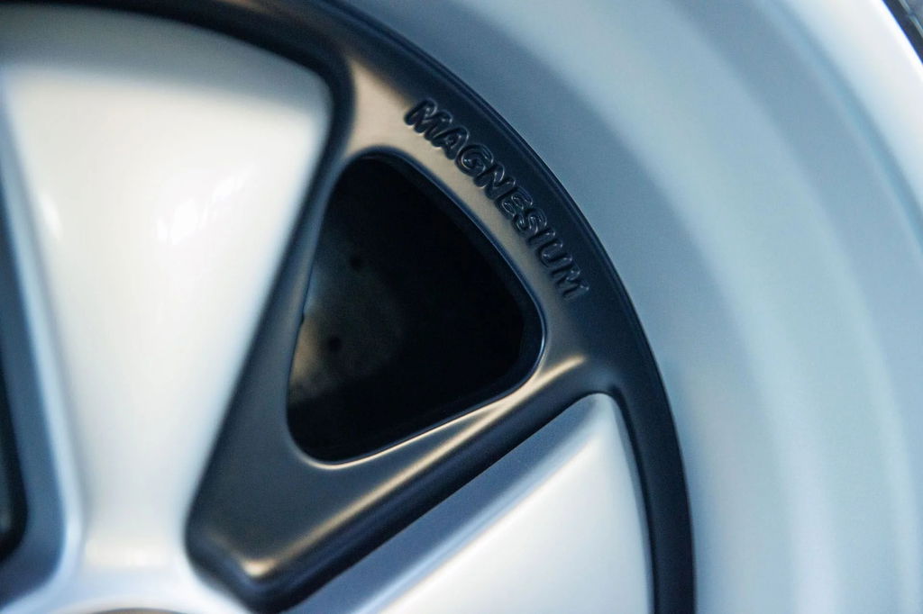 Porsche 911 Reimagined by Singer