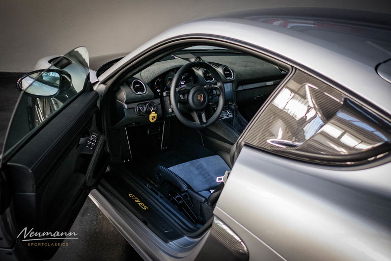 Porsche 718 Cayman GT4 RS