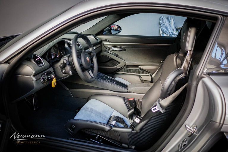 Porsche 718 Cayman GT4 RS