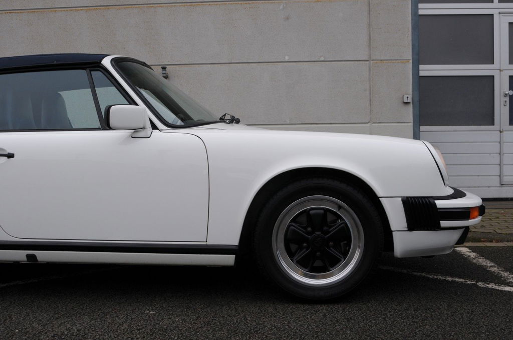 Porsche 911 Carrera 3.2 (US)