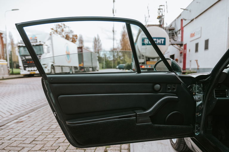 Porsche 993 Carrera 4