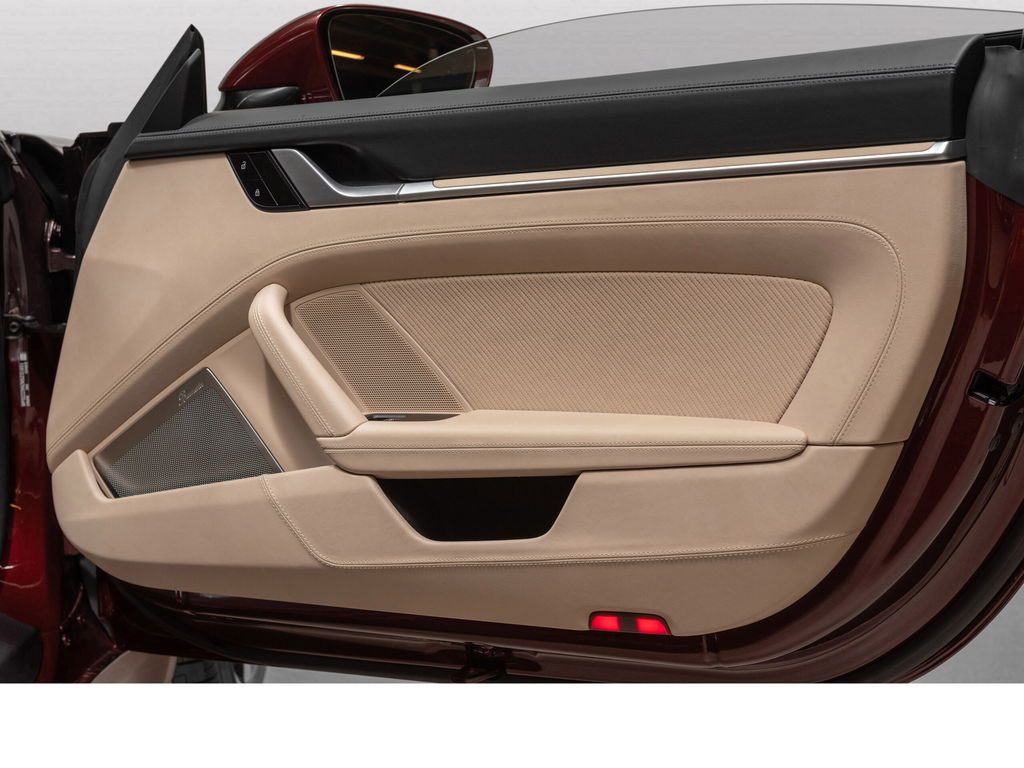 Porsche 992 Heritage Design Edition