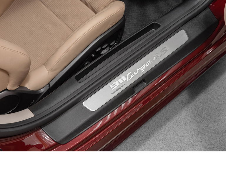 Porsche 992 Heritage Design Edition