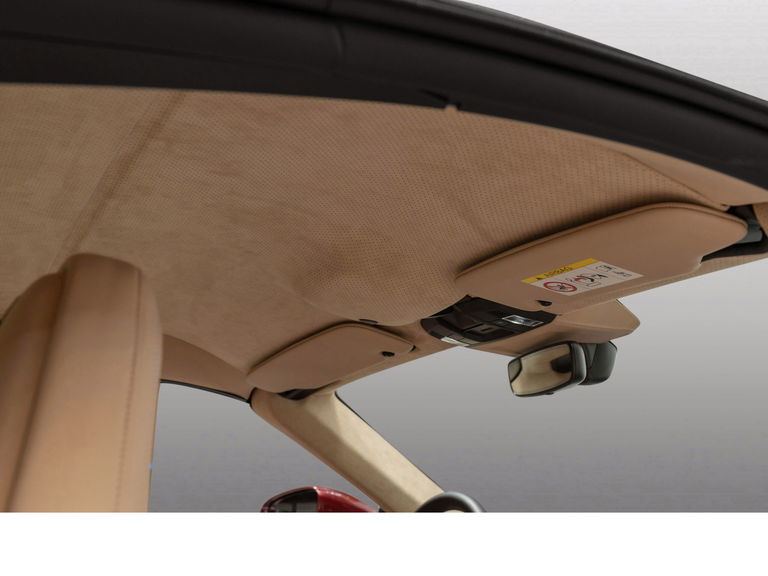 Porsche 992 Heritage Design Edition