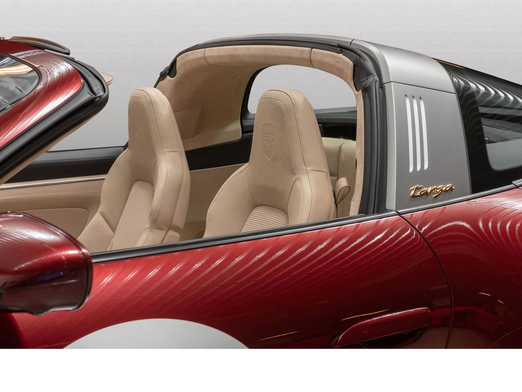 Porsche 992 Heritage Design Edition