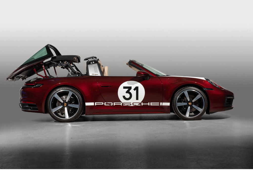 Porsche 992 Heritage Design Edition