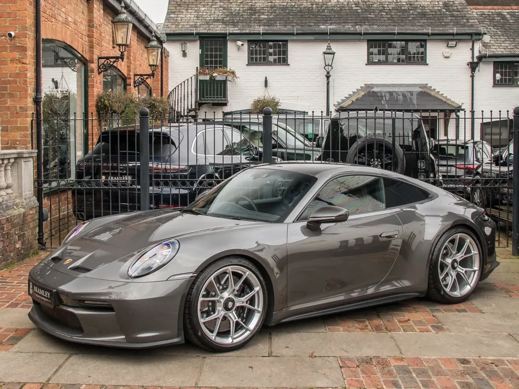 Porsche 992 GT3 Touring