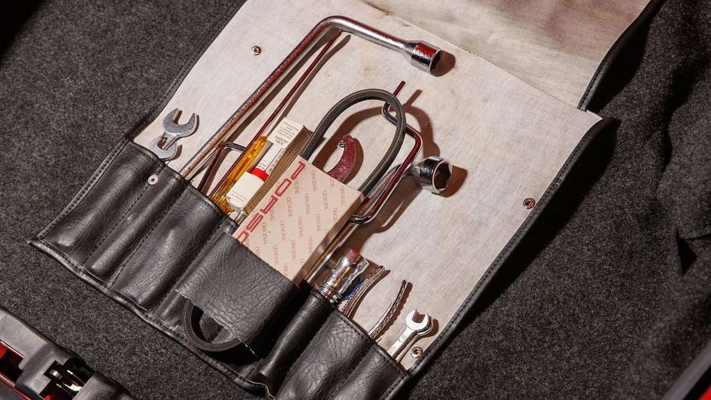 Porsche 911 Carrera 3.2 Speedster (US)