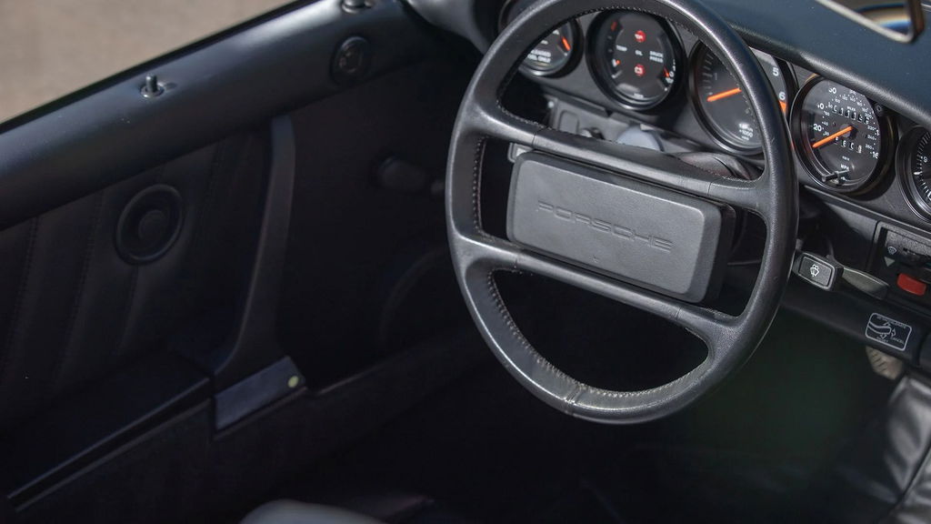 Porsche 911 Carrera 3.2 Speedster (US)