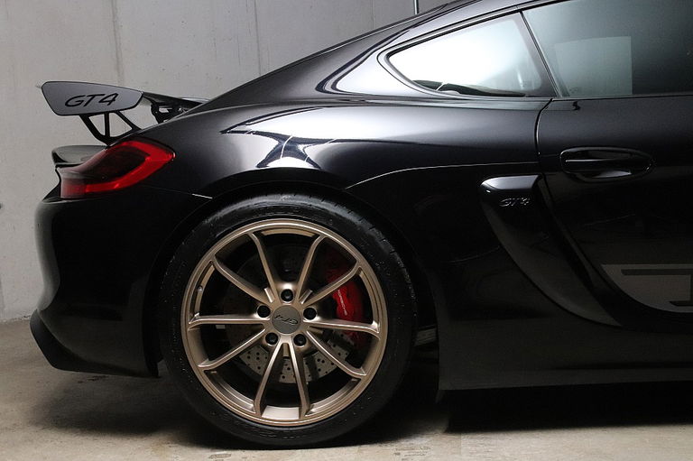 Porsche 981 Cayman GT4