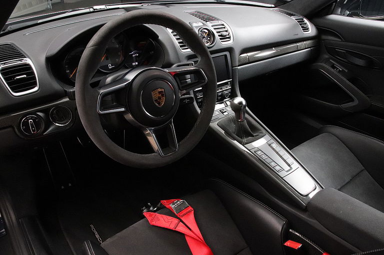 Porsche 981 Cayman GT4