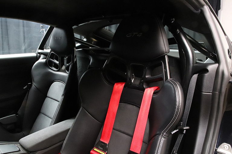 Porsche 981 Cayman GT4