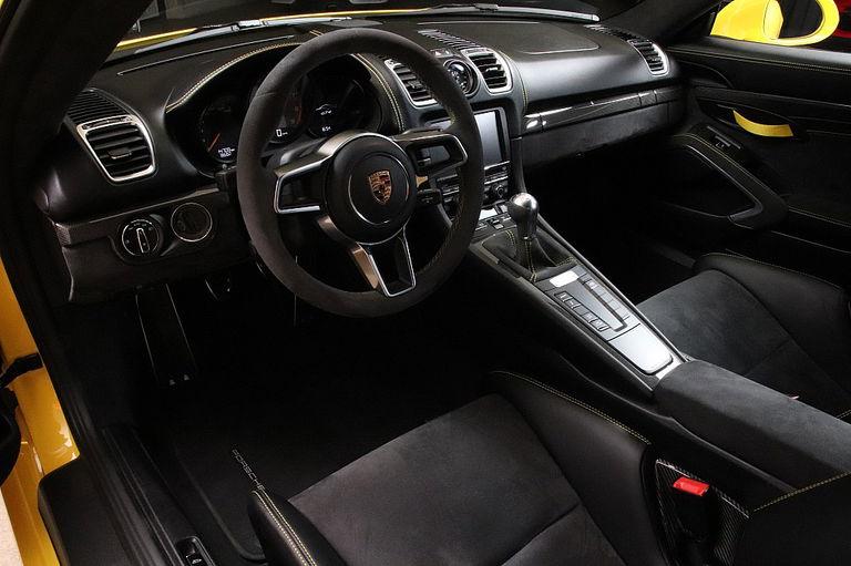 Porsche 981 Cayman GT4