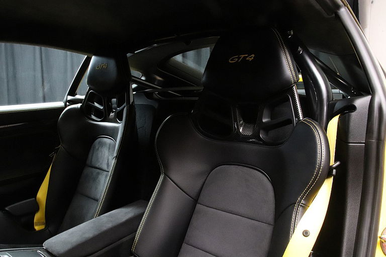 Porsche 981 Cayman GT4