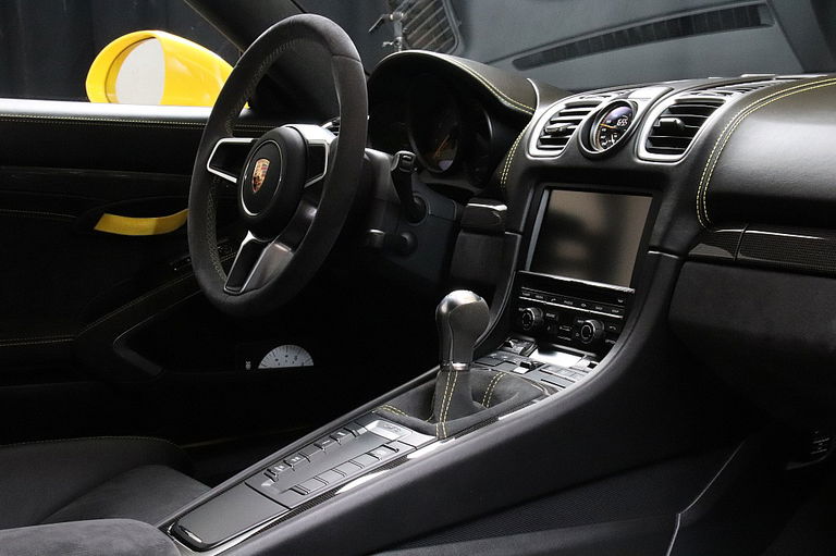 Porsche 981 Cayman GT4