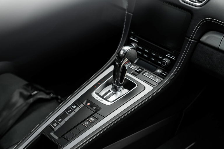 Porsche 718 Cayman GT4