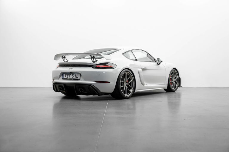 Porsche 718 Cayman GT4